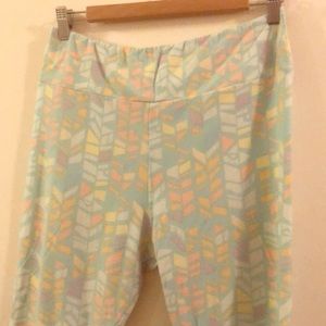 Lularoe leggings tall and curvy